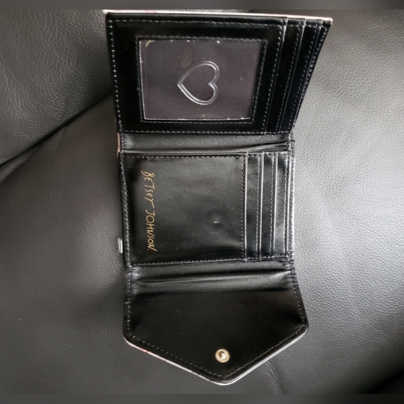 NWOT Betsey Johnson Wallet - Picture 3 of 6